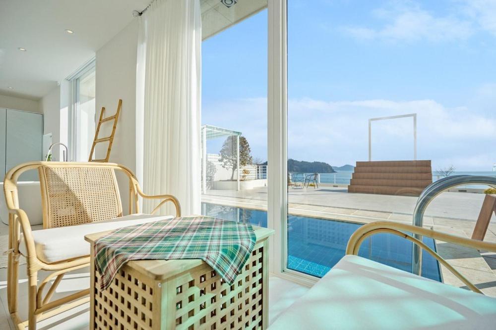 Hotel Namhae Yeogi Namhae Pokój zdjęcie